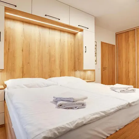 Krusnohorske Strane Apartment *